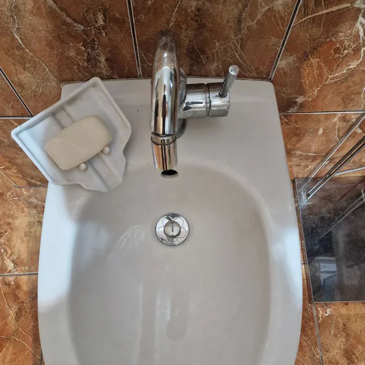 Review by Hannah Cole